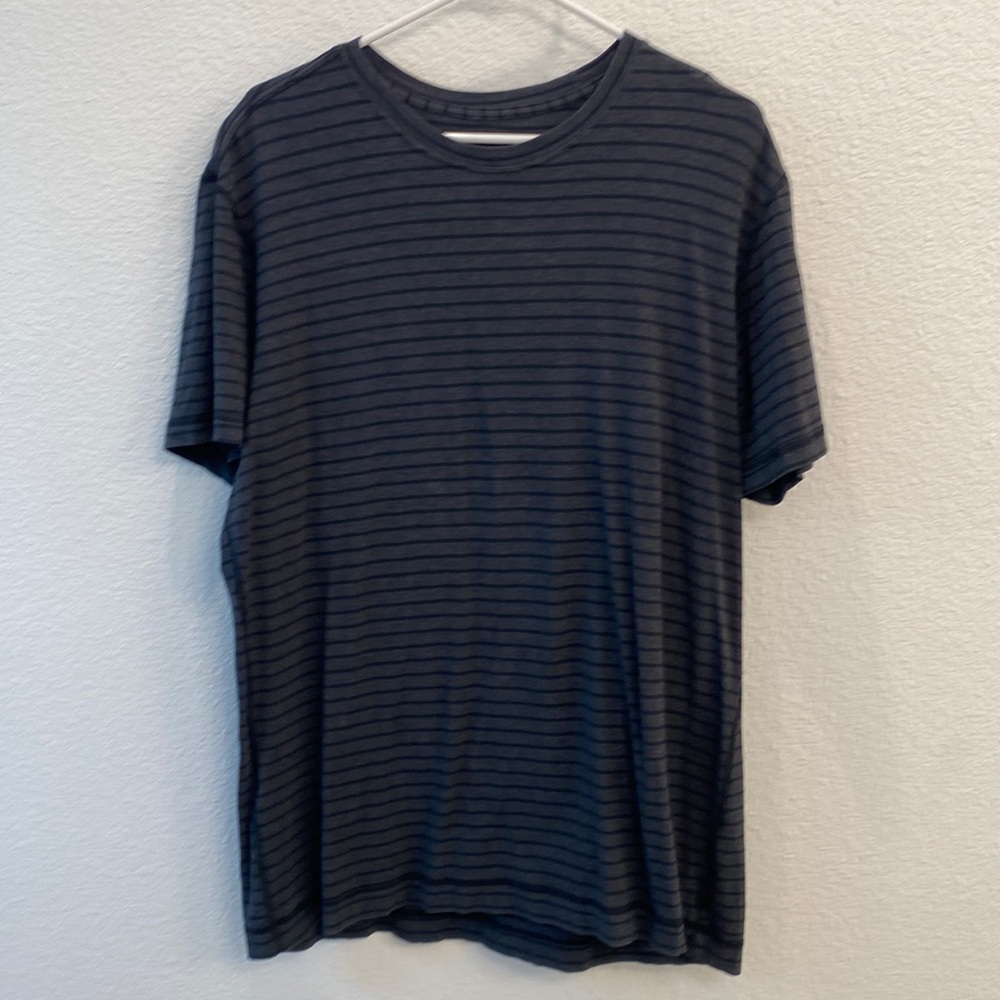 Lululemon Tee - Black & Gray Striped/ XL